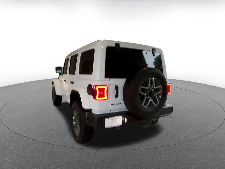 2025 Jeep JL Wrangler - Image 12 of 31