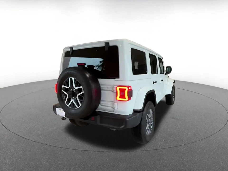 2025 Jeep JL Wrangler - Image 16 of 31