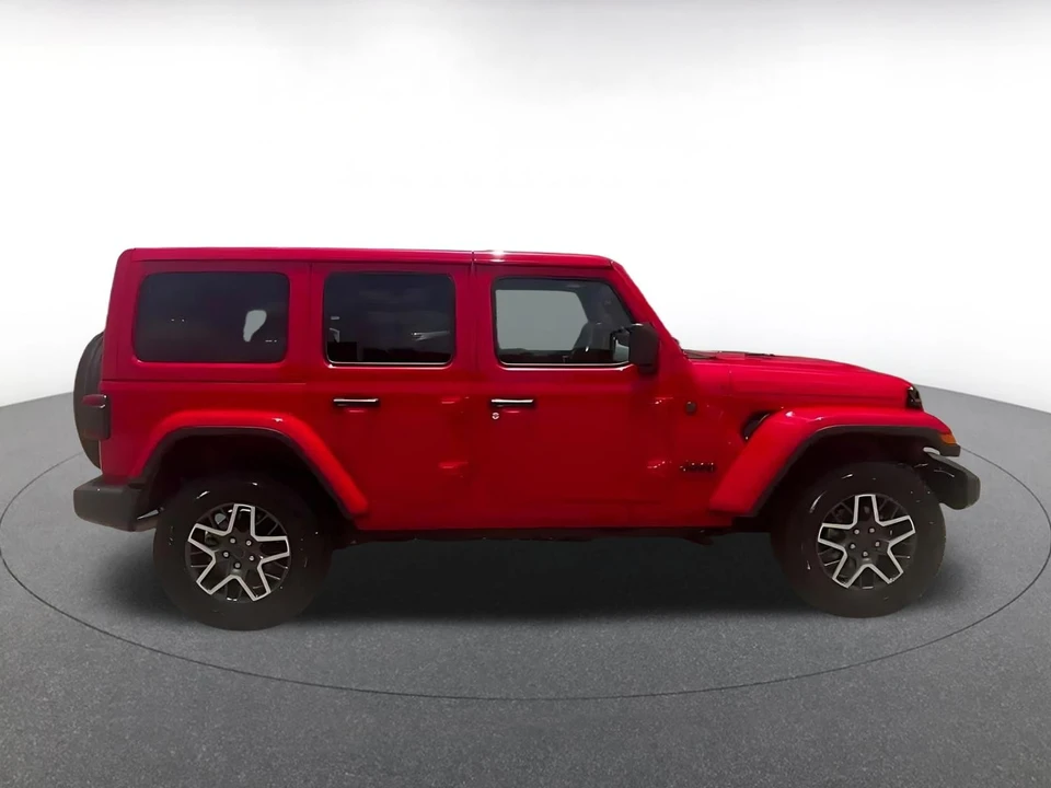 2025 Jeep JL Wrangler - Image 17 of 31