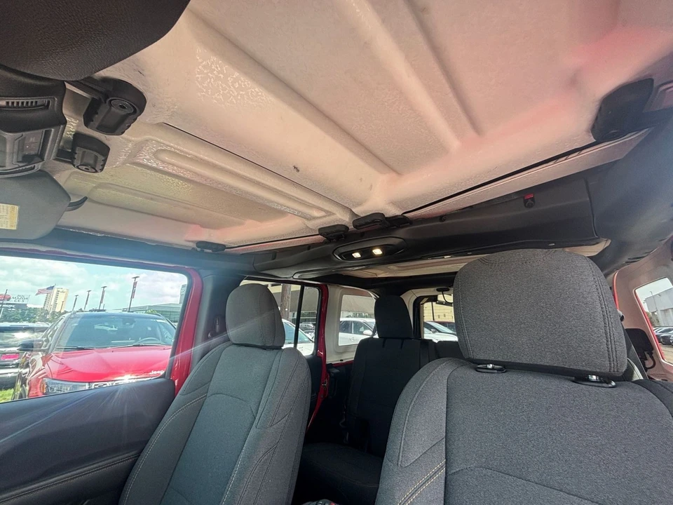 2025 Jeep JL Wrangler - Image 30 of 31