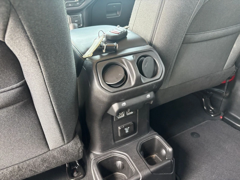 2025 Jeep JL Wrangler - Image 23 of 31
