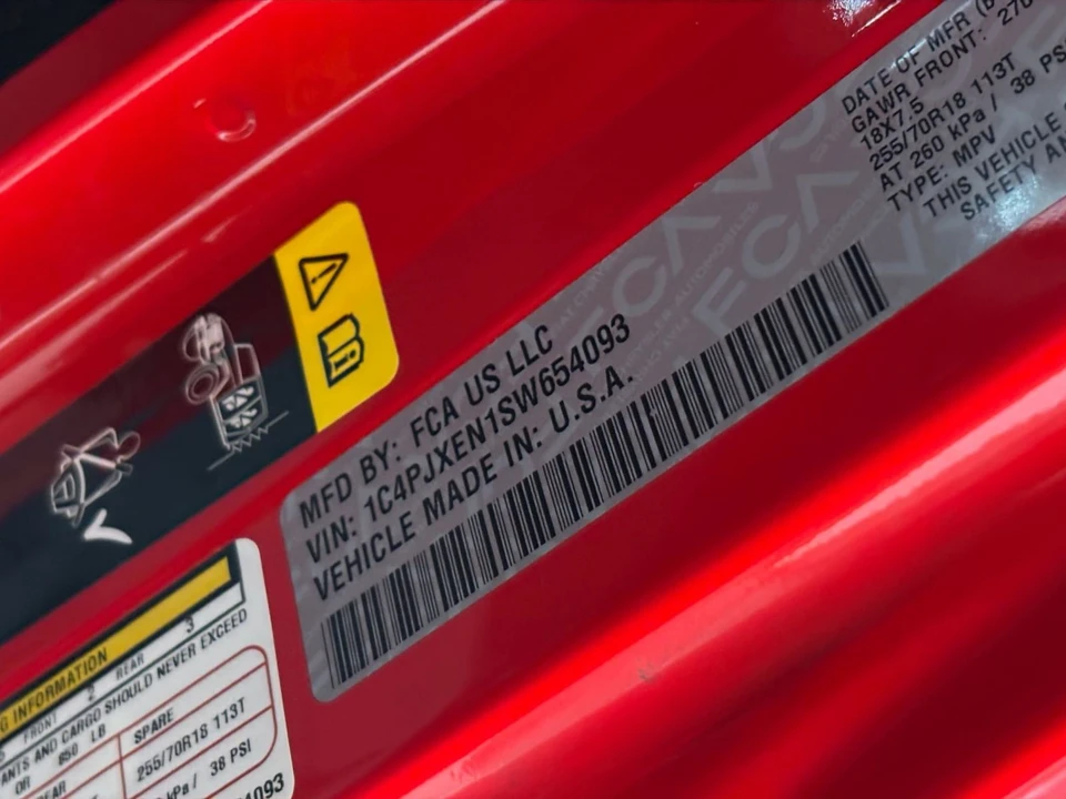 2025 Jeep JL Wrangler - Image 30 of 31