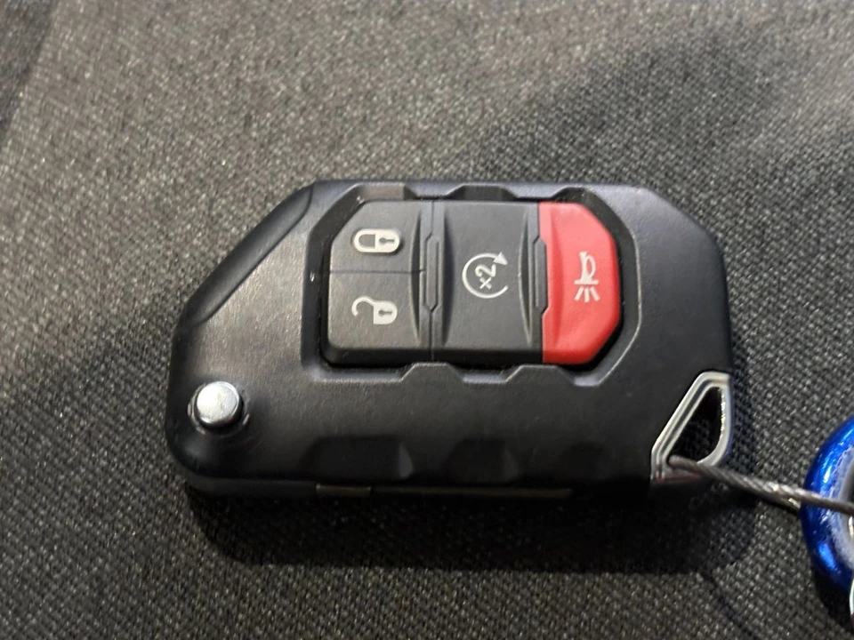 2025 Jeep JL Wrangler - Image 22 of 31