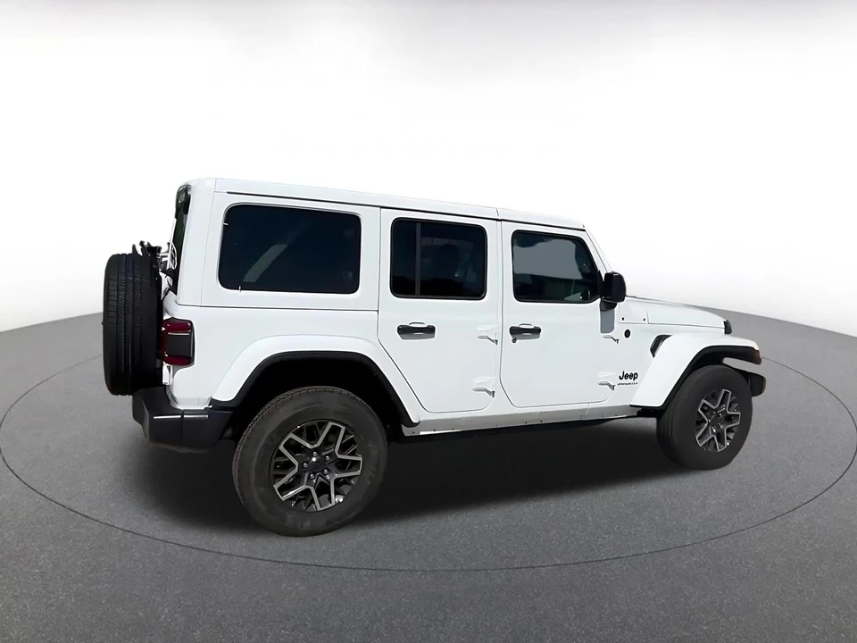 2025 Jeep JL Wrangler - Image 14 of 31