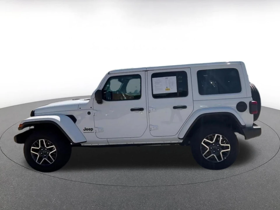 2025 Jeep JL Wrangler - Image 9 of 31