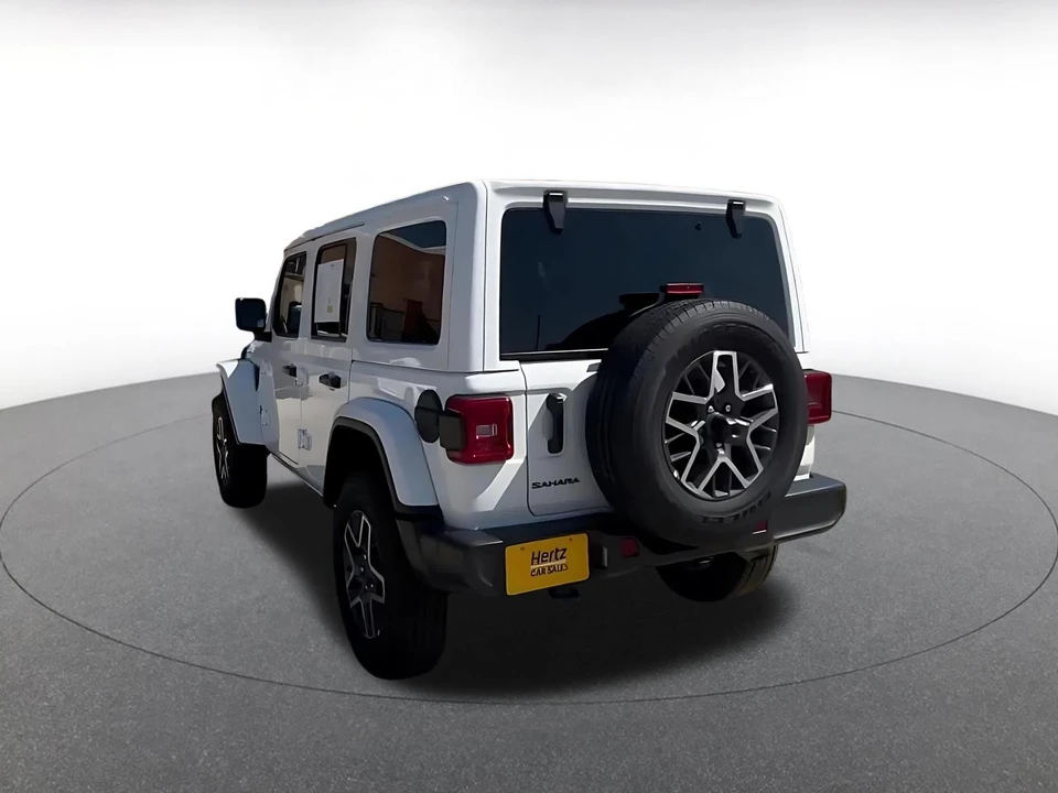 2025 Jeep JL Wrangler - Image 15 of 31