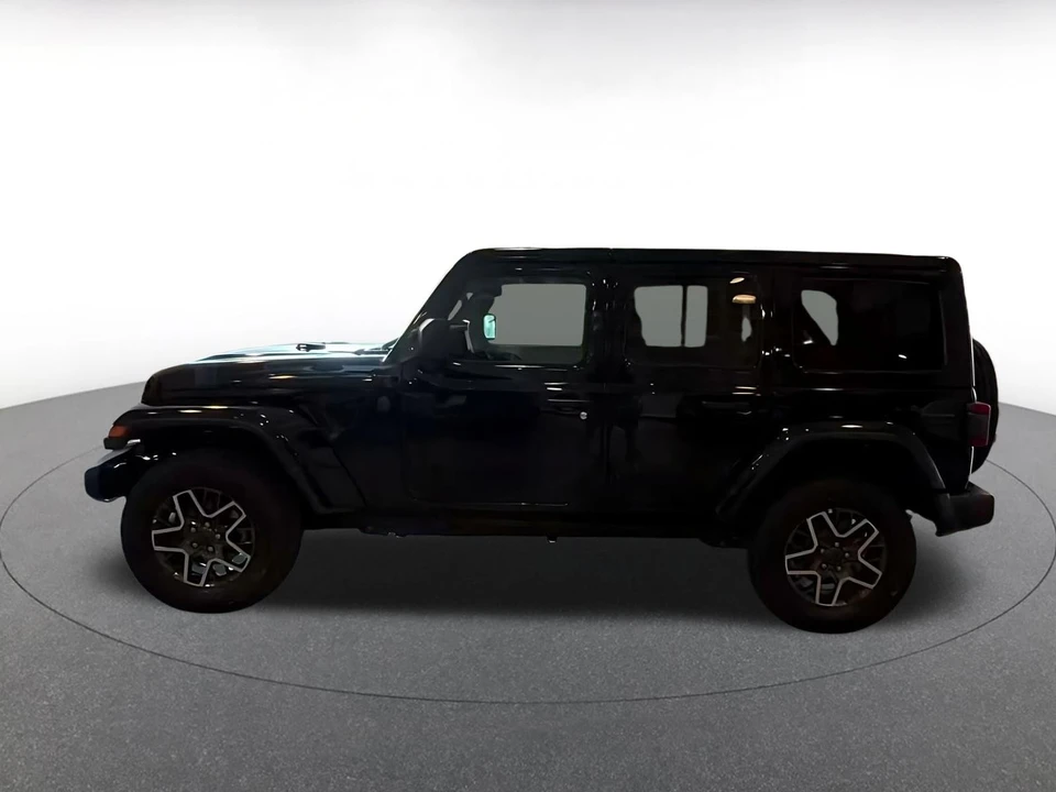 2025 Jeep JL Wrangler - Image 3 of 31