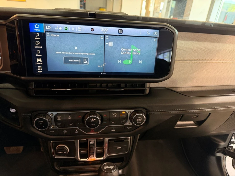 2025 Jeep JL Wrangler - Image 18 of 31