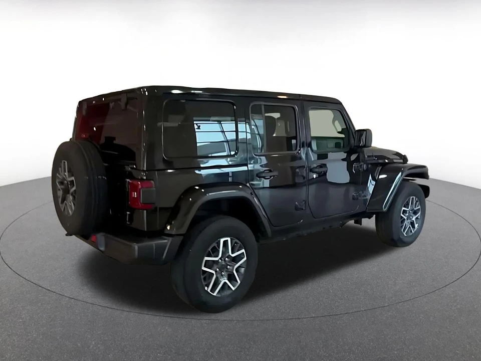 2025 Jeep JL Wrangler - Image 9 of 31
