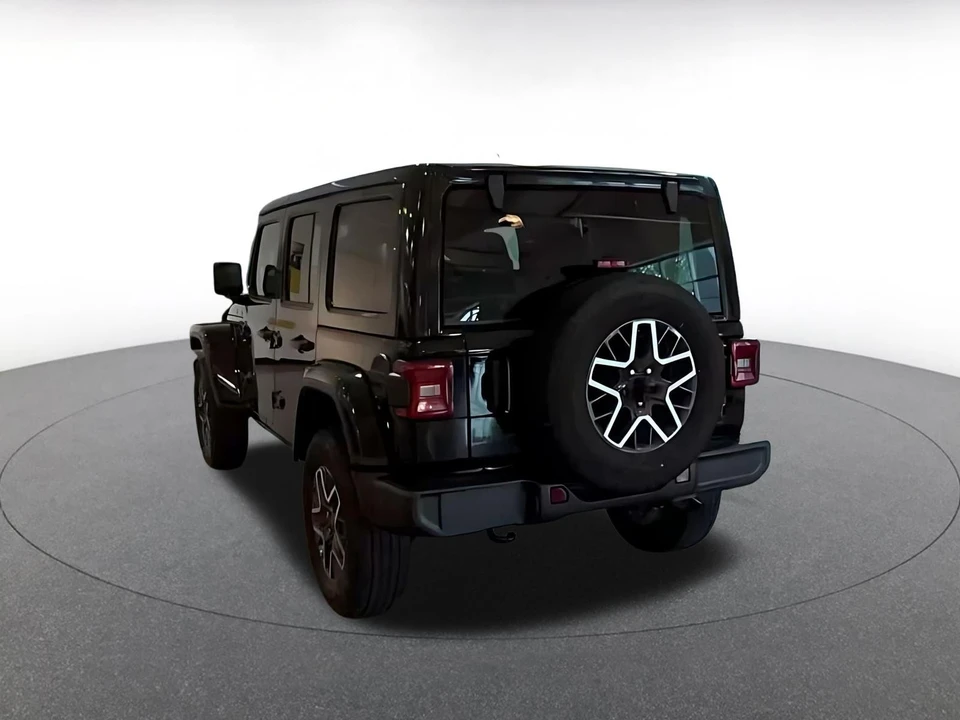 2025 Jeep JL Wrangler - Image 11 of 31