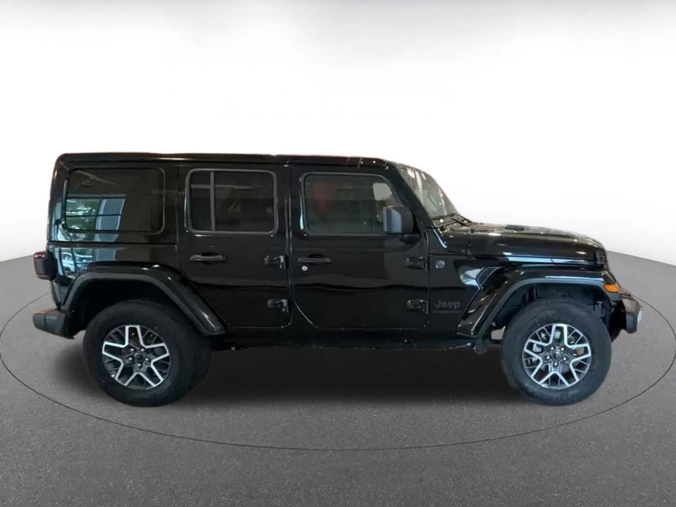 2025 Jeep JL Wrangler - Image 14 of 31