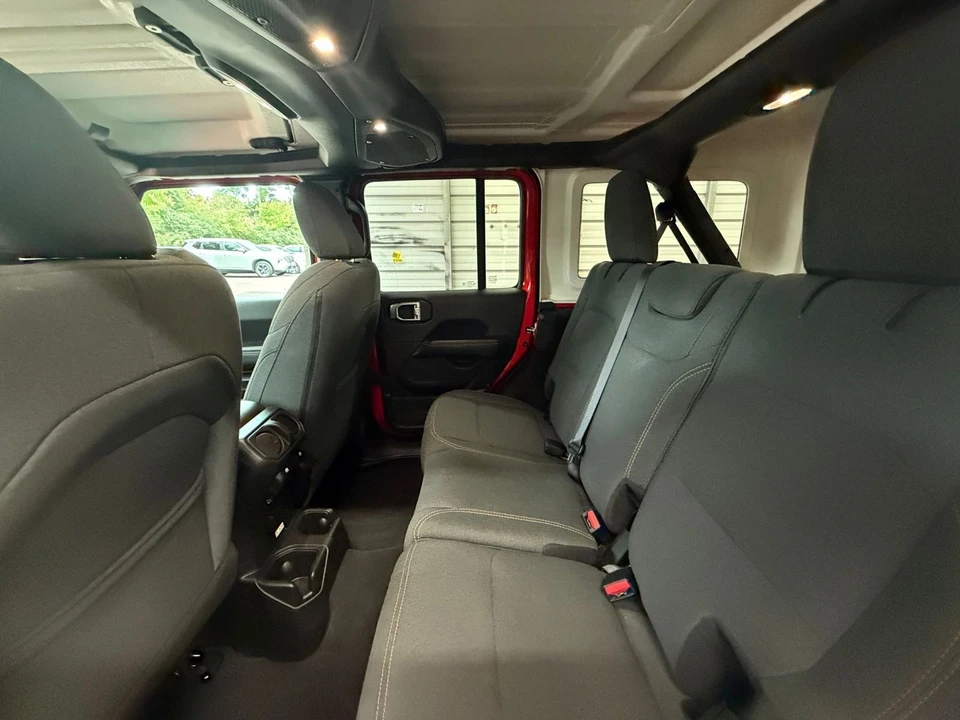 2025 Jeep JL Wrangler - Image 27 of 31