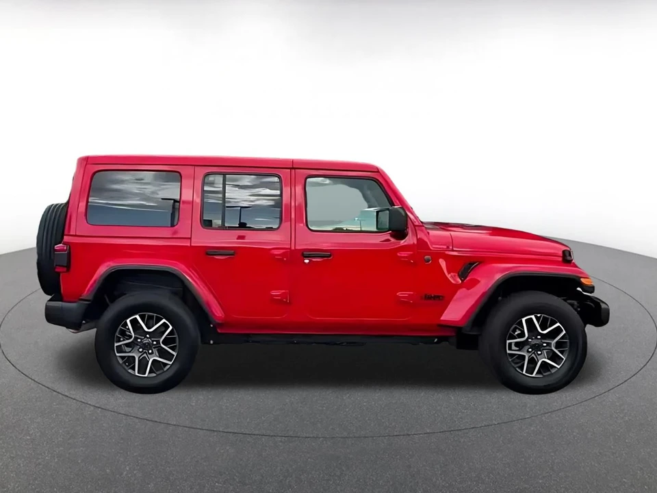 2025 Jeep JL Wrangler - Image 17 of 31