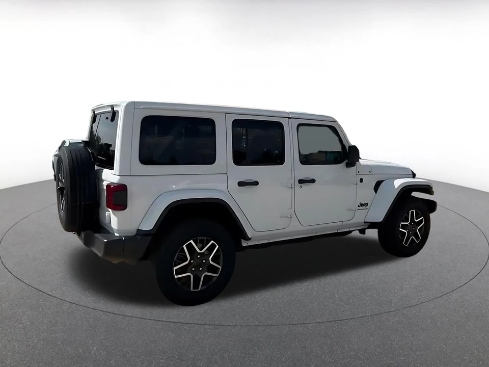 2025 Jeep JL Wrangler - Image 15 of 31