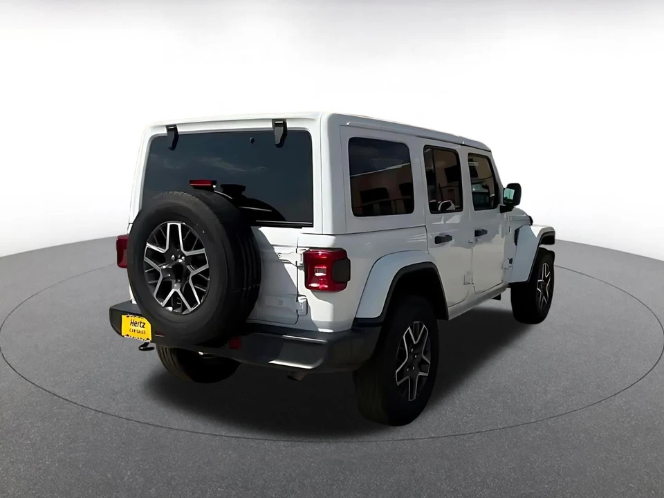 2025 Jeep JL Wrangler - Image 16 of 31