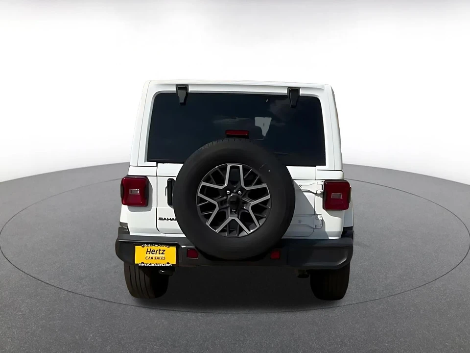 2025 Jeep JL Wrangler - Image 14 of 31