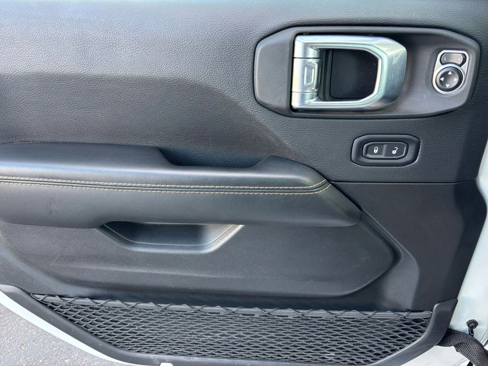 2025 Jeep JL Wrangler - Image 20 of 31