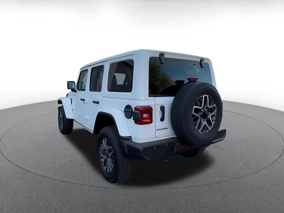 2025 Jeep JL Wrangler - Image 13 of 31