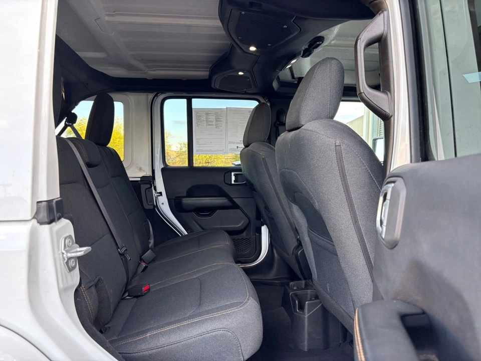 2025 Jeep JL Wrangler - Image 27 of 31