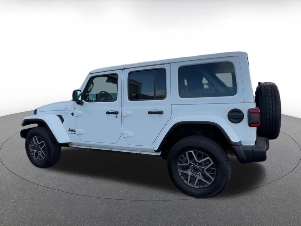2025 Jeep JL Wrangler - Image 12 of 31