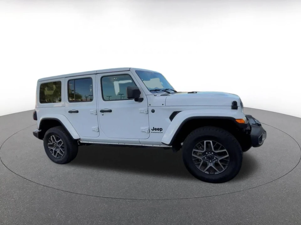 2025 Jeep JL Wrangler - Image 2 of 31