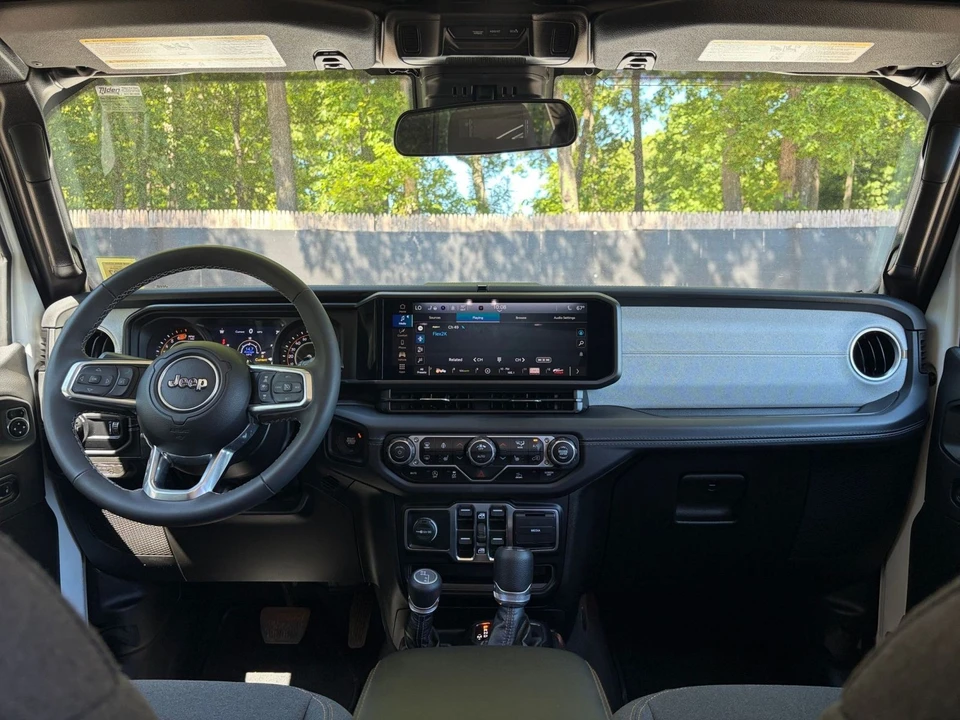 2025 Jeep JL Wrangler - Image 31 of 31