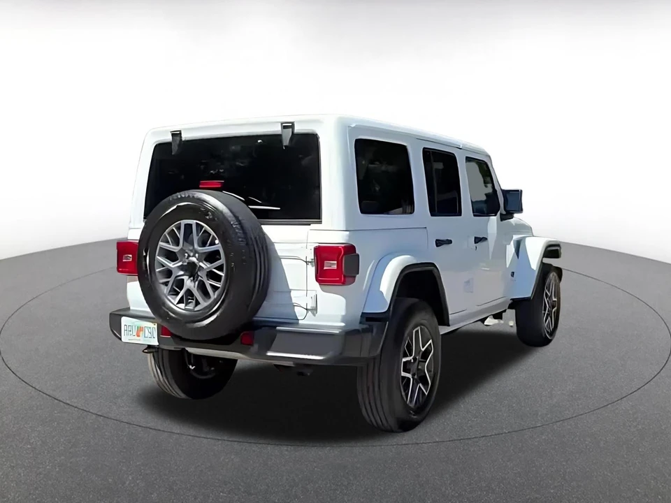 2025 Jeep JL Wrangler - Image 13 of 31