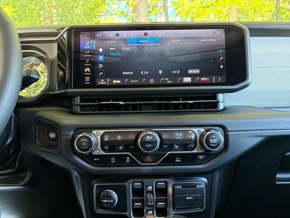 2025 Jeep JL Wrangler - Image 16 of 31