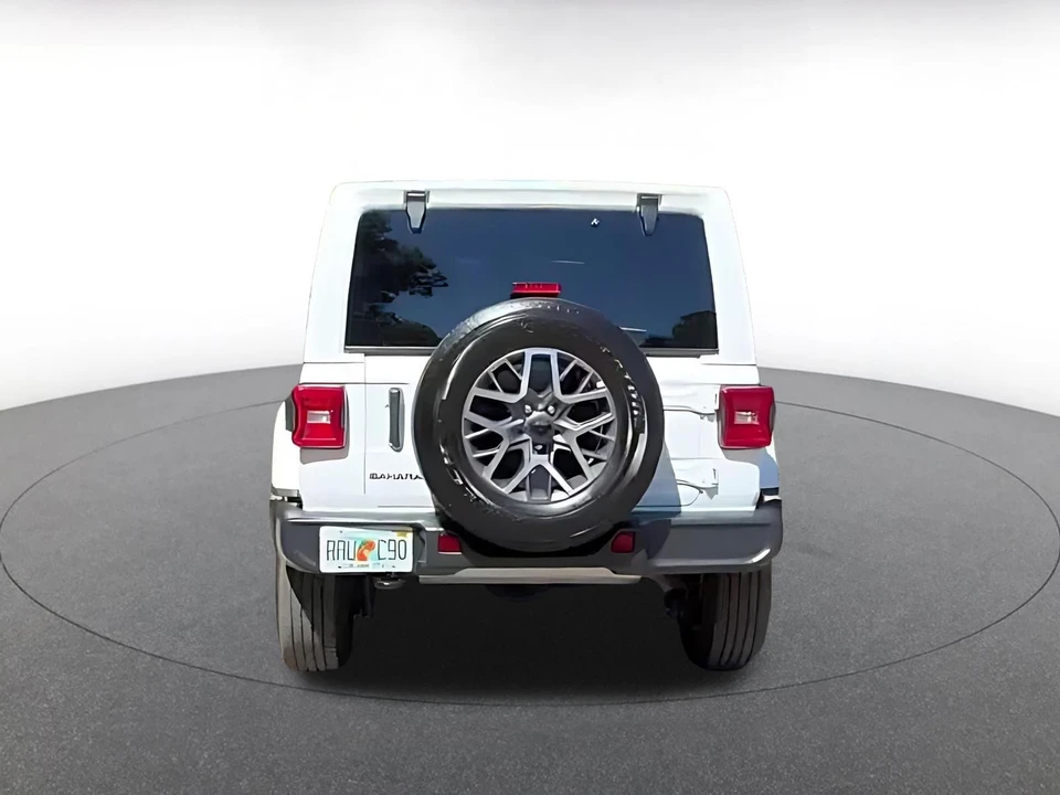 2025 Jeep JL Wrangler - Image 13 of 31