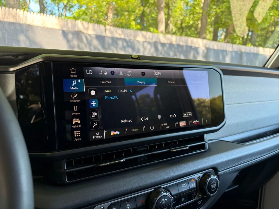 2025 Jeep JL Wrangler - Image 22 of 31