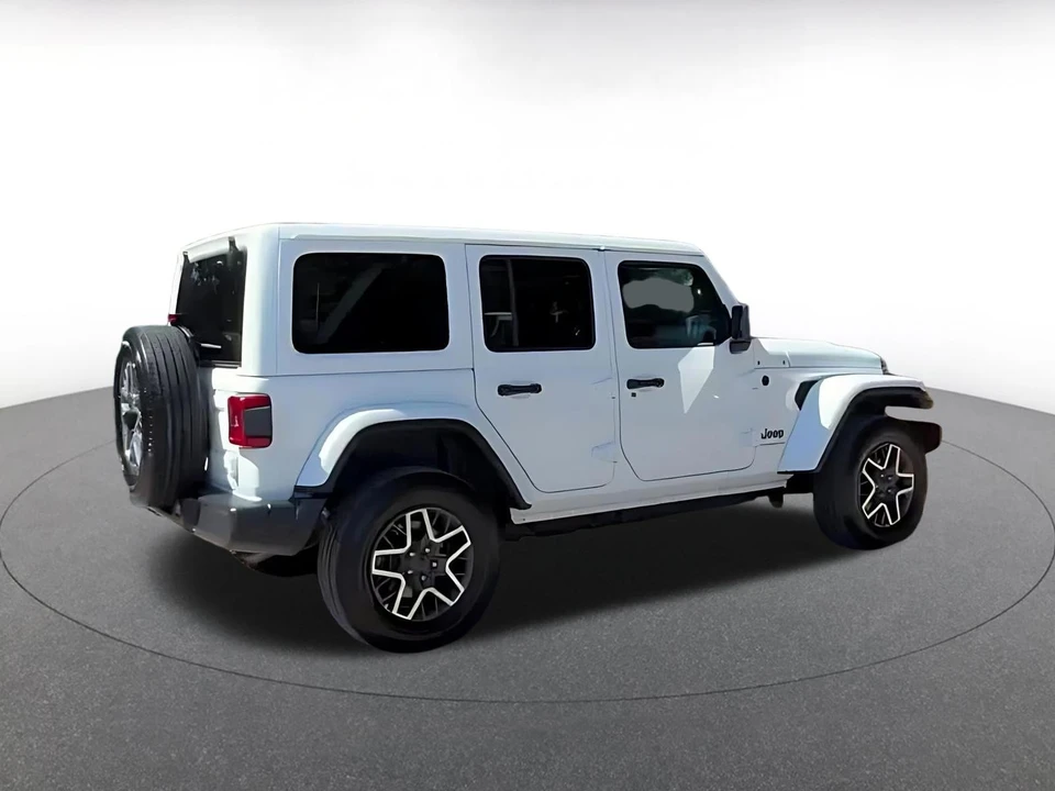 2025 Jeep JL Wrangler - Image 14 of 31