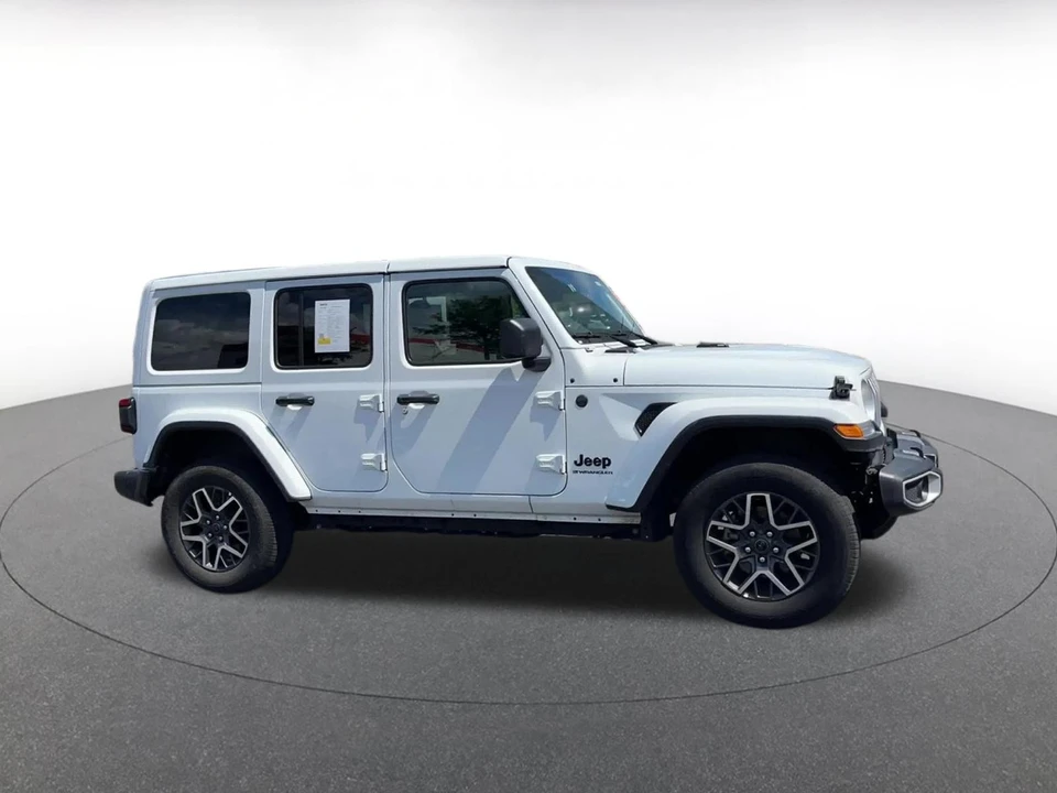2025 Jeep JL Wrangler - Image 2 of 31