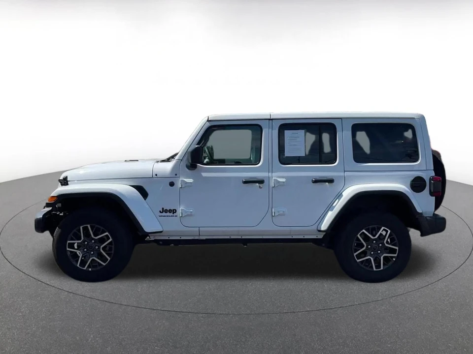 2025 Jeep JL Wrangler - Image 9 of 31