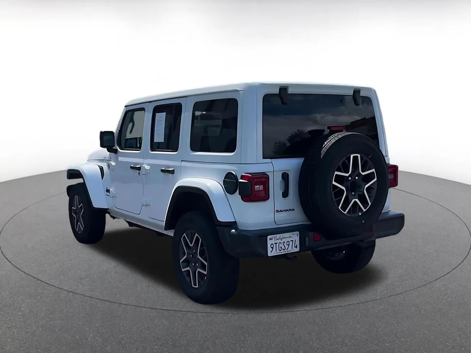 2025 Jeep JL Wrangler - Image 12 of 31