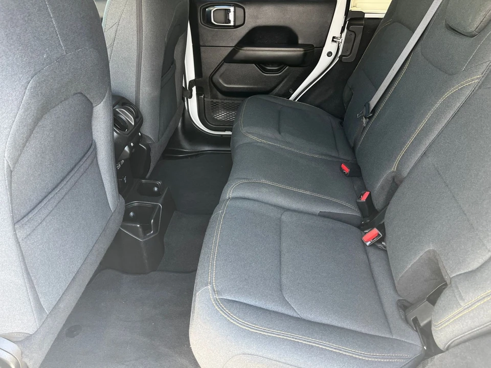 2025 Jeep JL Wrangler - Image 30 of 31