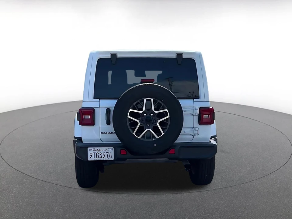 2025 Jeep JL Wrangler - Image 14 of 31