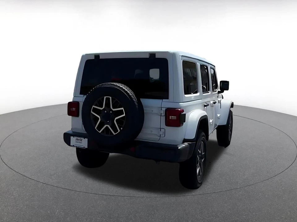 2025 Jeep JL Wrangler - Image 16 of 31