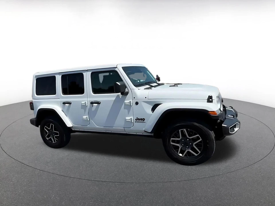 2025 Jeep JL Wrangler - Image 2 of 31