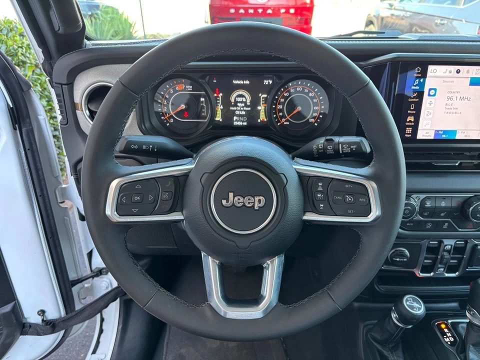 2025 Jeep JL Wrangler - Image 29 of 31