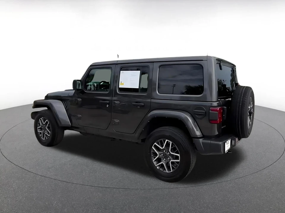 2025 Jeep JL Wrangler - Image 12 of 31