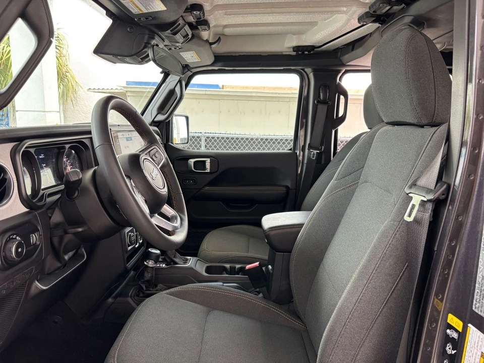 2025 Jeep - Image 24 of 31
