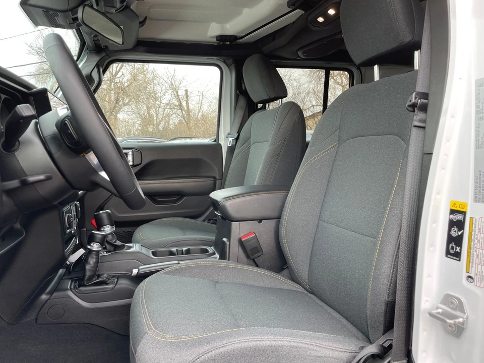 2025 Jeep JL Wrangler - Image 22 of 31