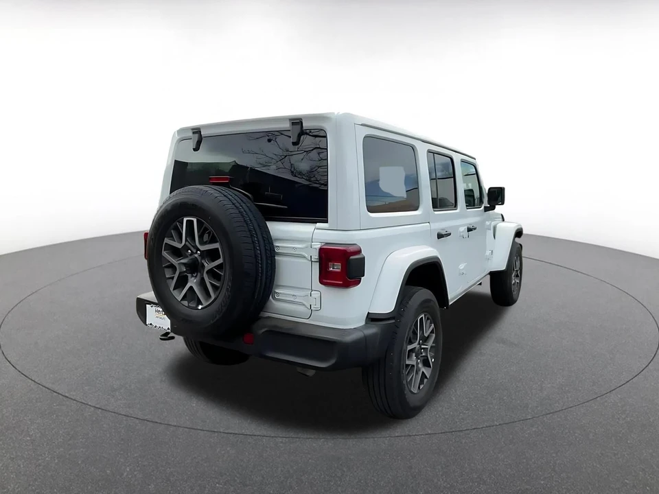 2025 Jeep JL Wrangler - Image 11 of 31