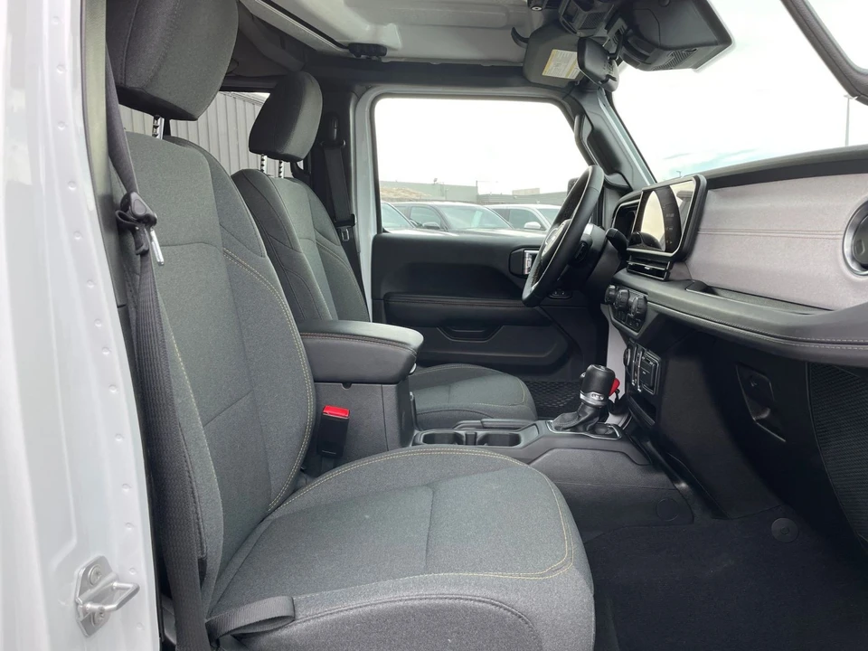 2025 Jeep JL Wrangler - Image 31 of 31