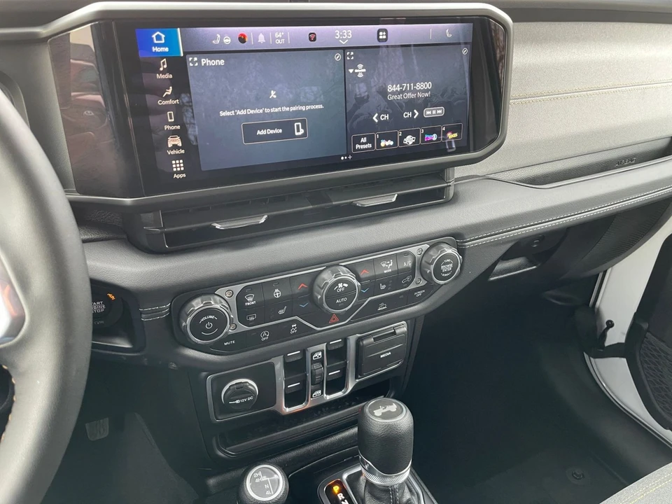 2025 Jeep JL Wrangler - Image 14 of 31