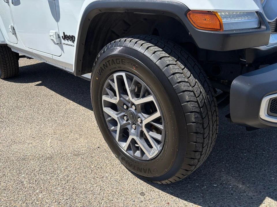 2025 Jeep JL Wrangler - Image 31 of 31