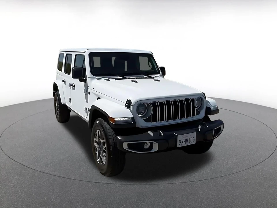 2025 Jeep JL Wrangler - Image 3 of 31
