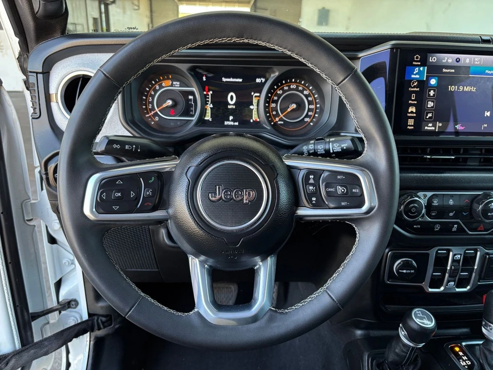 2025 Jeep JL Wrangler - Image 29 of 31