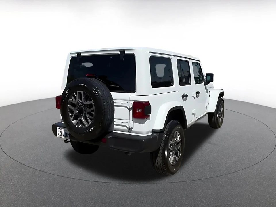 2025 Jeep JL Wrangler - Image 16 of 31