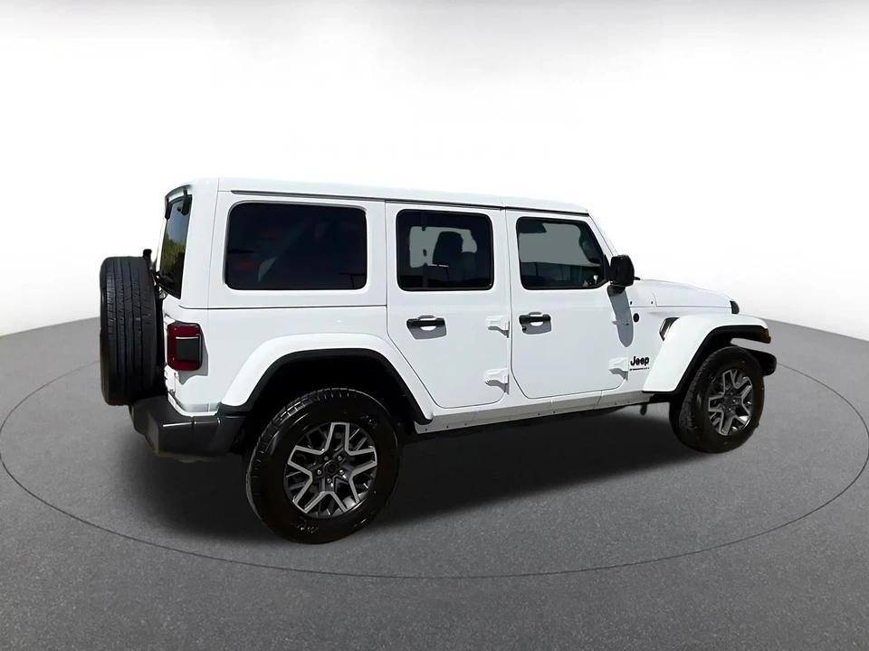 2025 Jeep JL Wrangler - Image 14 of 31